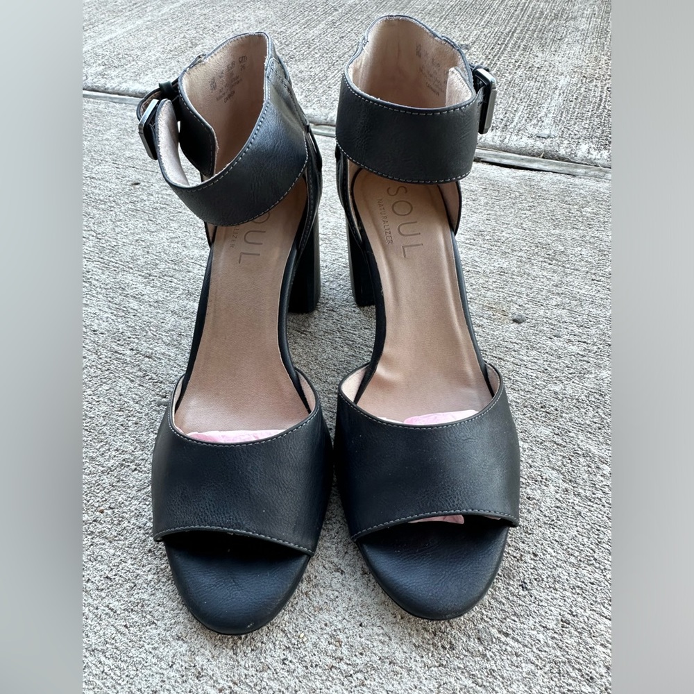 Black ankle sandals